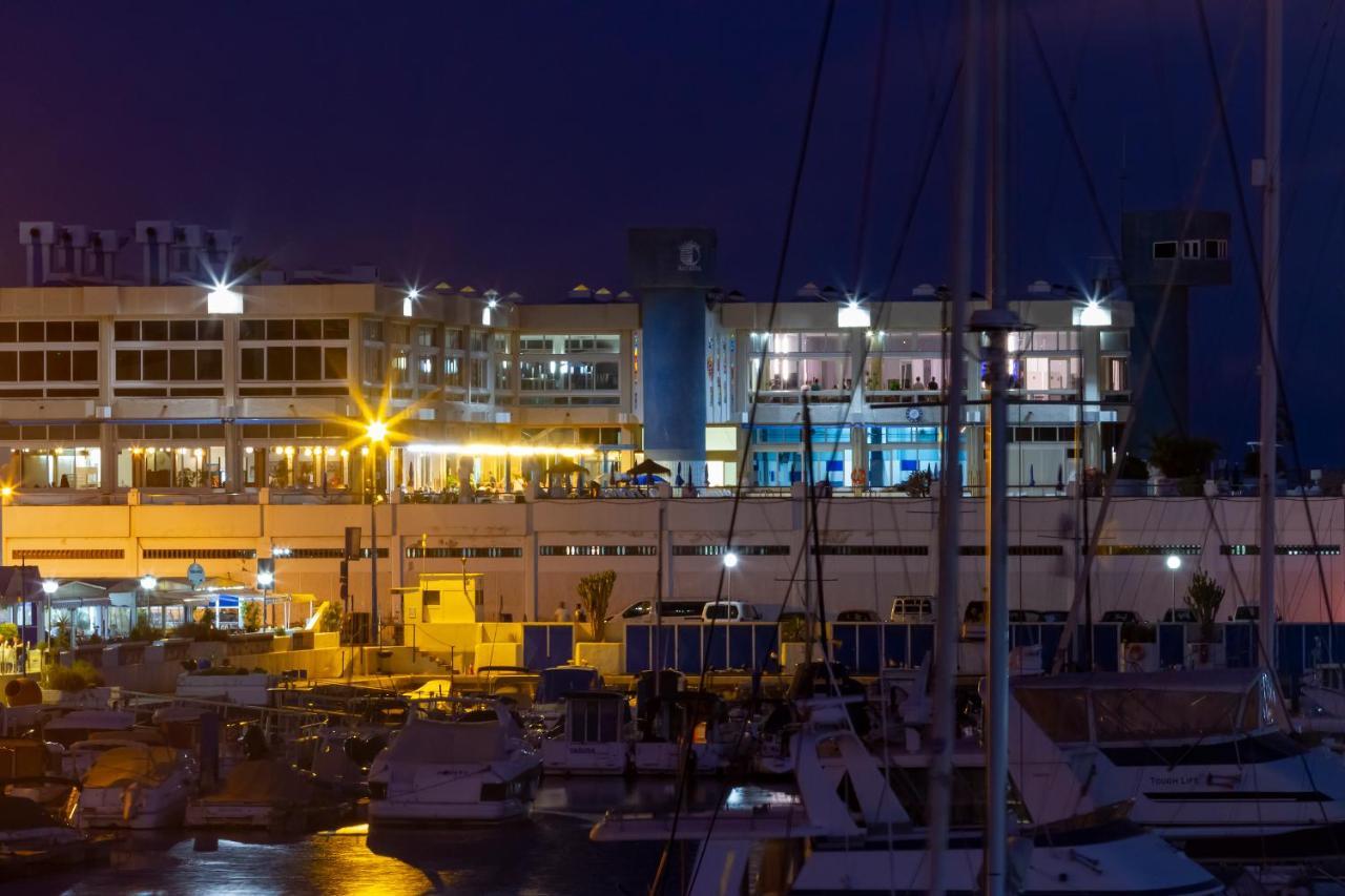Marina Seafront 5 Apartament